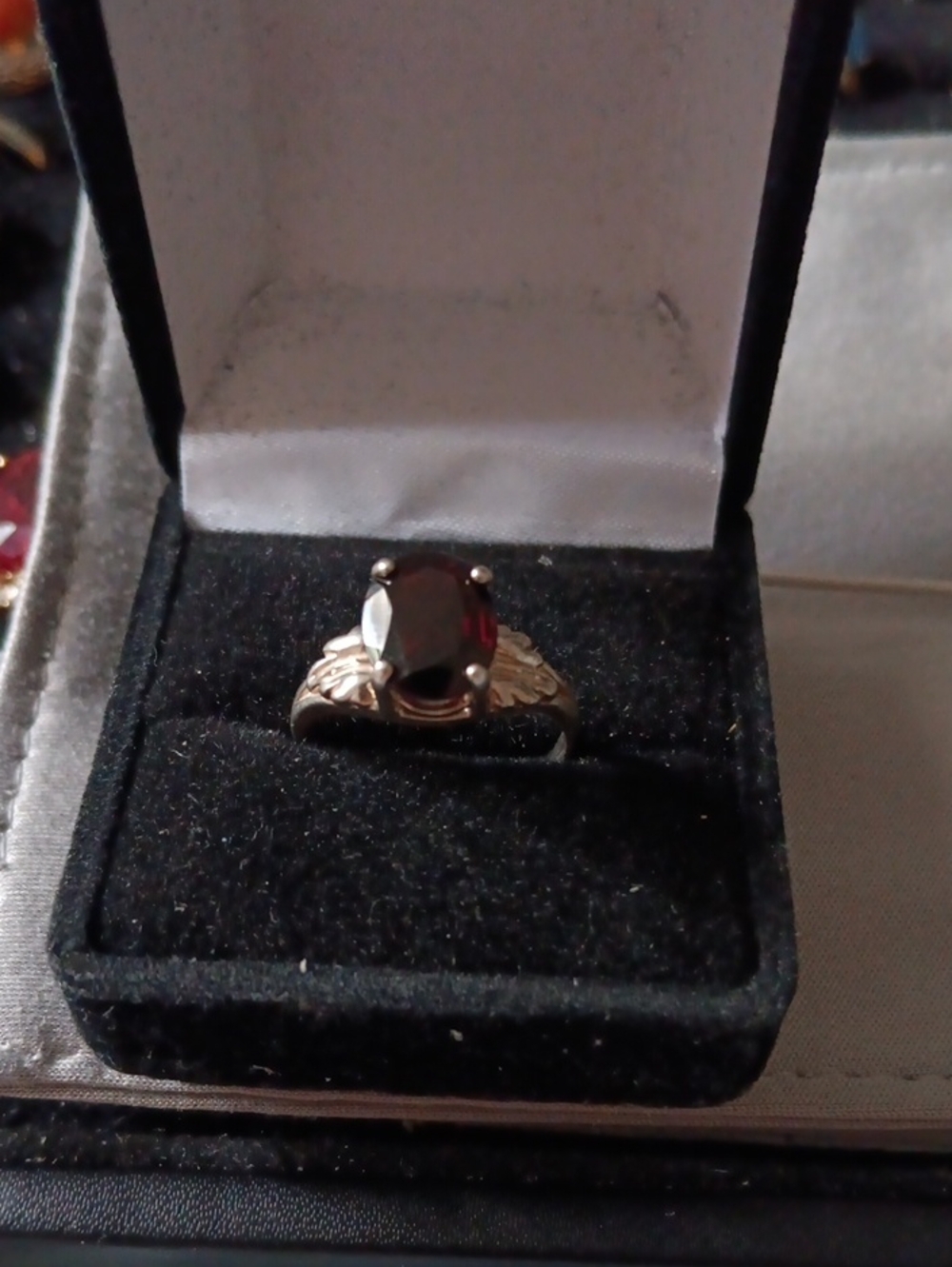 925 Oval Garnet Ring in Deep Red Size 6 1/4